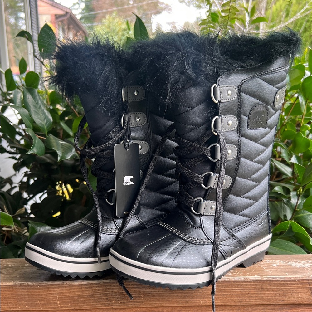 Sorel Girl’s Quilted Black Winter Boots